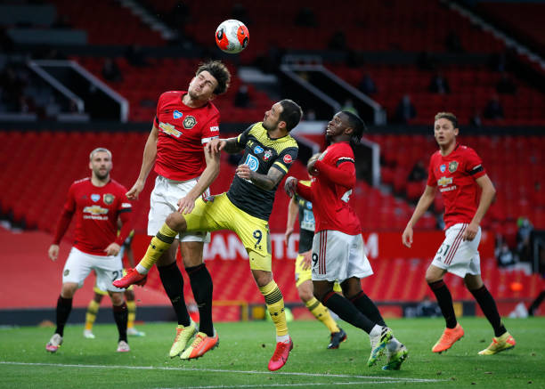 公共场合对 公共场合对